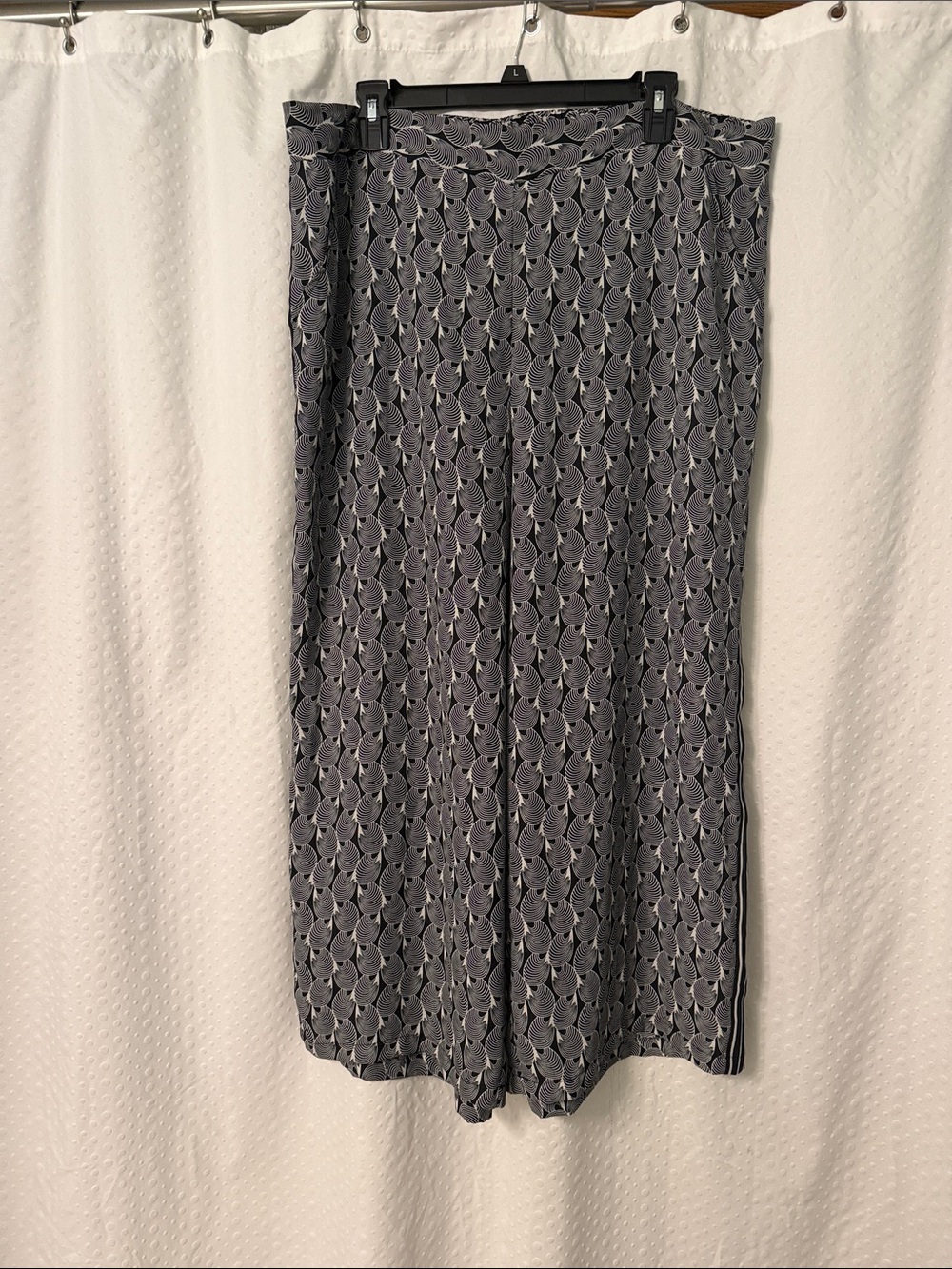 Max Studio Black & White Patterned Wide-Leg Pants